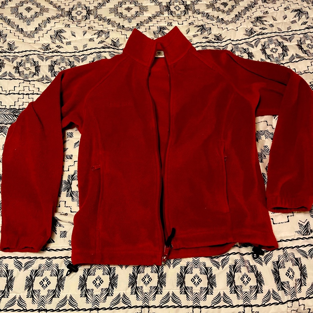 Women’s Columbia jacket
Size: Small
Color: burgundy